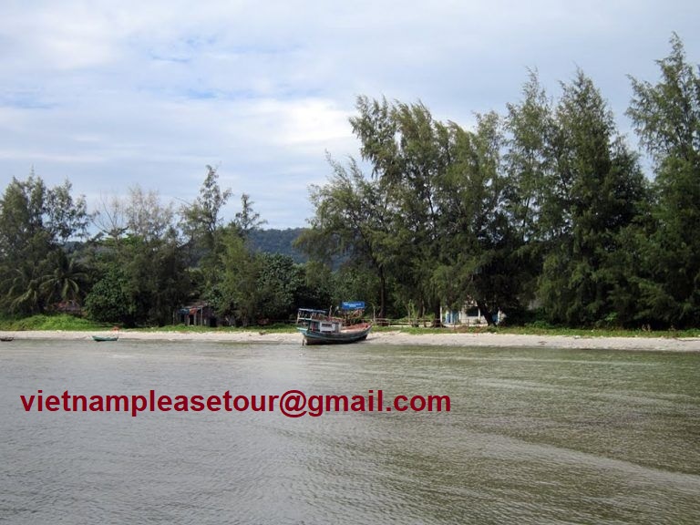 Join Phu Quoc tour of fishing on sea and visiting cultural relic