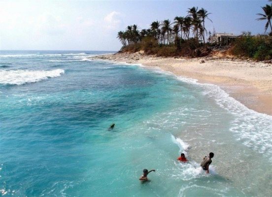 Swimmers can feel the sand layer under their feet sinking